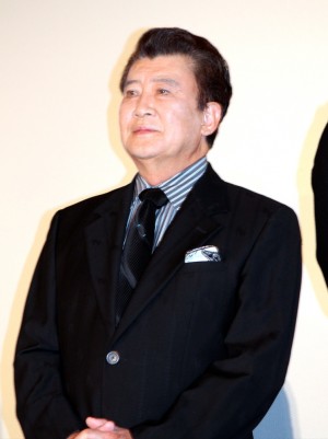 『エイプリルフールズ』公開初日舞台挨拶に登場した里見浩太朗