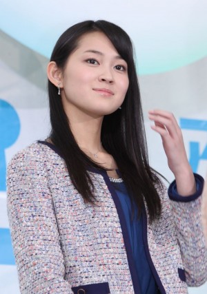 吉本実憂、ドラマ『アイムホーム』制作発表記者会見にて