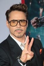 ロバート・ダウニー･Jr．、50歳の誕生日を豪華スターがお祝い