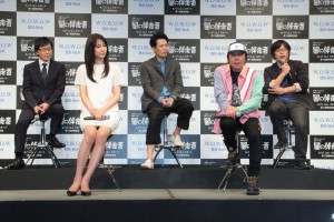 『闇の伴走者』完成披露試写会の様子