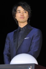 「joumey‐illumination～光の世界を旅する～」点灯式に登場した斎藤工