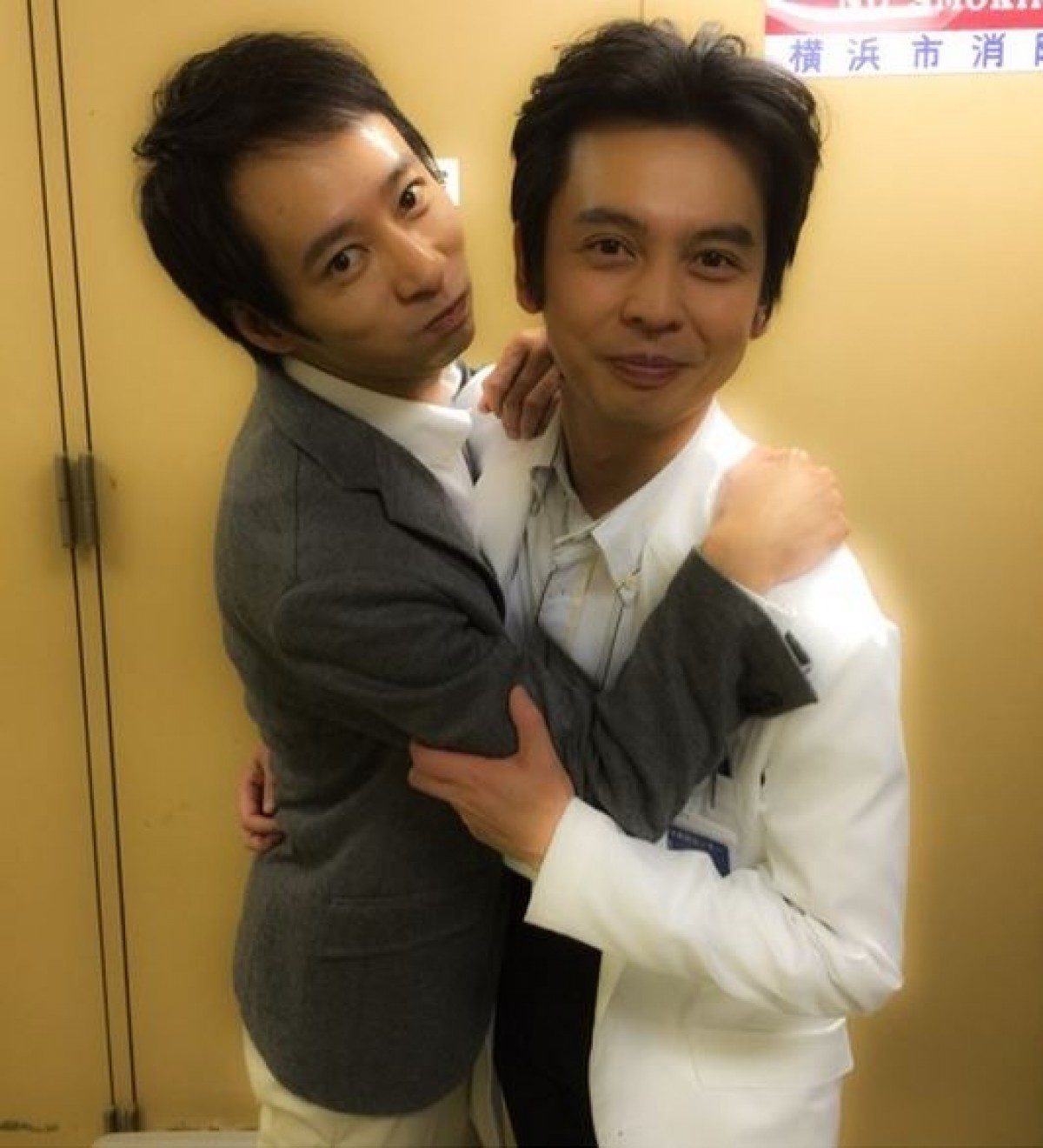 山下智久そっくりの誕生日ケーキ、『アルジャーノンに』共演いしだ壱成が披露