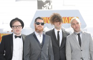 フォール・アウト・ボーイ、LAで開催された「MTV Movie Awards 2015」にて