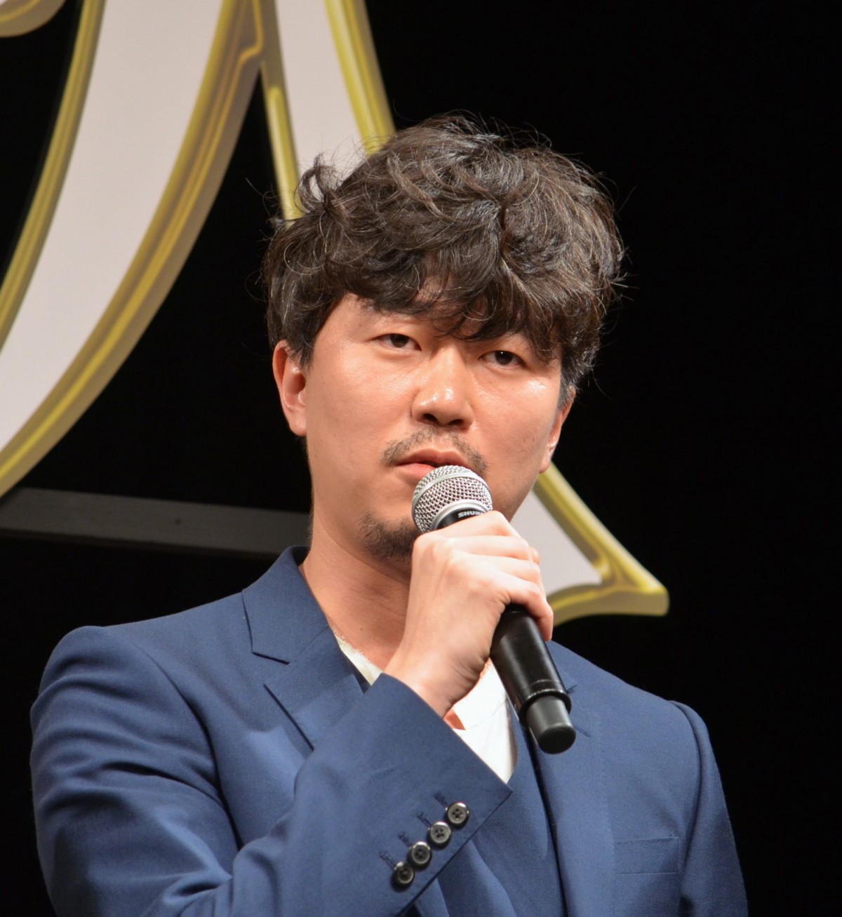 染谷将太、新井浩文から「俺より死んだ魚の目をしてる」 苦笑いで肯定
