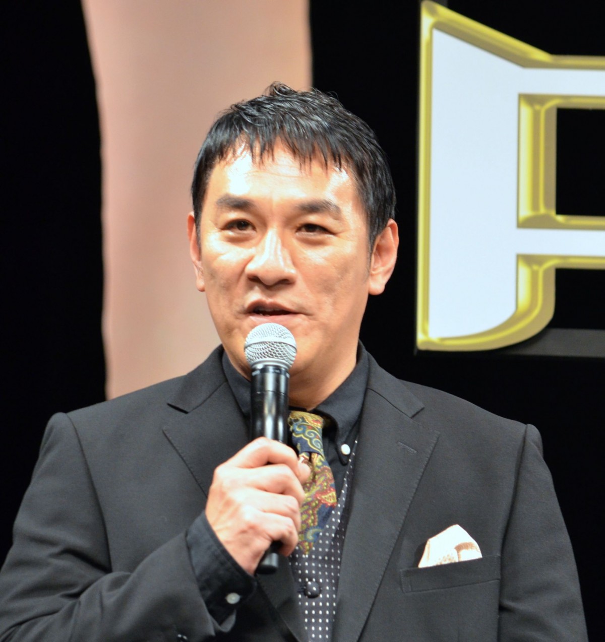 染谷将太、新井浩文から「俺より死んだ魚の目をしてる」 苦笑いで肯定