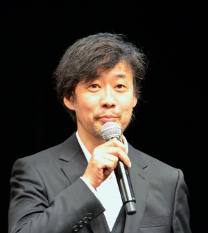 『寄生獣 完結編』完成披露舞台挨拶に登場した山崎貴監督