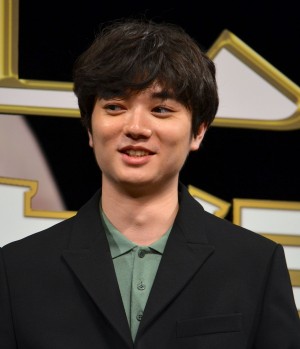 『寄生獣 完結編』完成披露舞台挨拶に登場した染谷将太