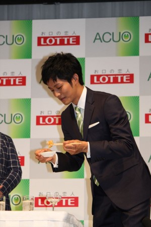 松坂桃李、ロッテガム「ACUO」新CM発表会にて