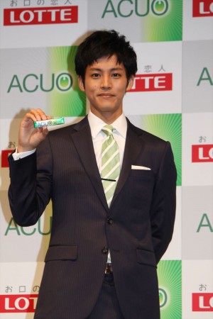 松坂桃李、ロッテガム「ACUO」新CM発表会にて