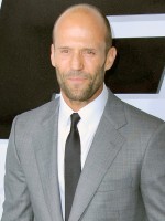 ジェイソン・ステイサム、“テカテカ”ボディでダンス！若き日のMV出演映像が話題に