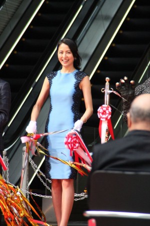 長澤まさみ、「新・セントラルロード／新宿東宝ビル」 完成記念式典にて