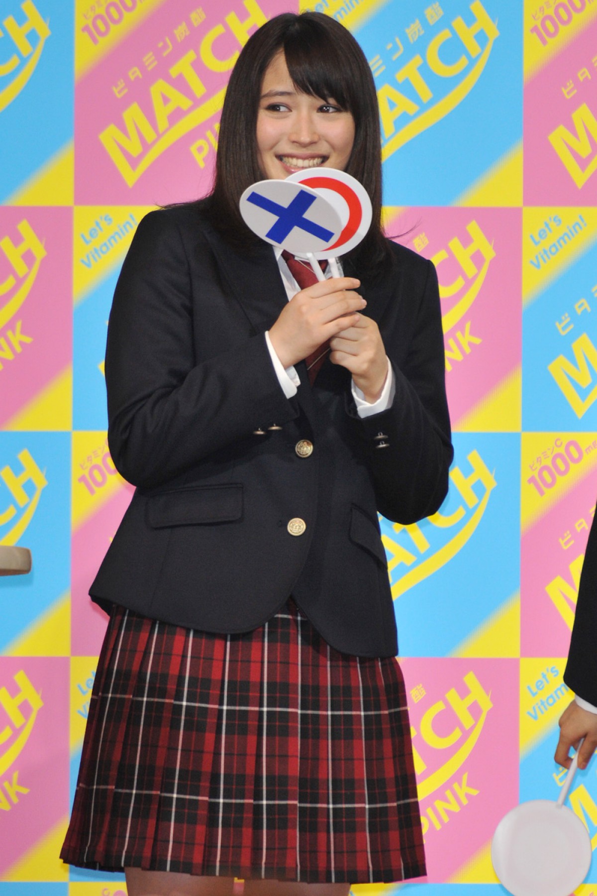 広瀬アリス＆すず姉妹、男子校にサプライズ登場　200人からの告白に「変な汗かいた」