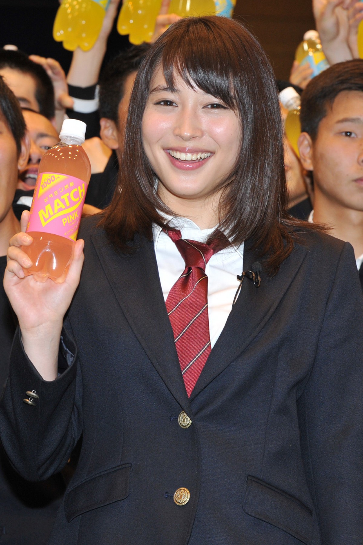 広瀬アリス＆すず姉妹、男子校にサプライズ登場　200人からの告白に「変な汗かいた」
