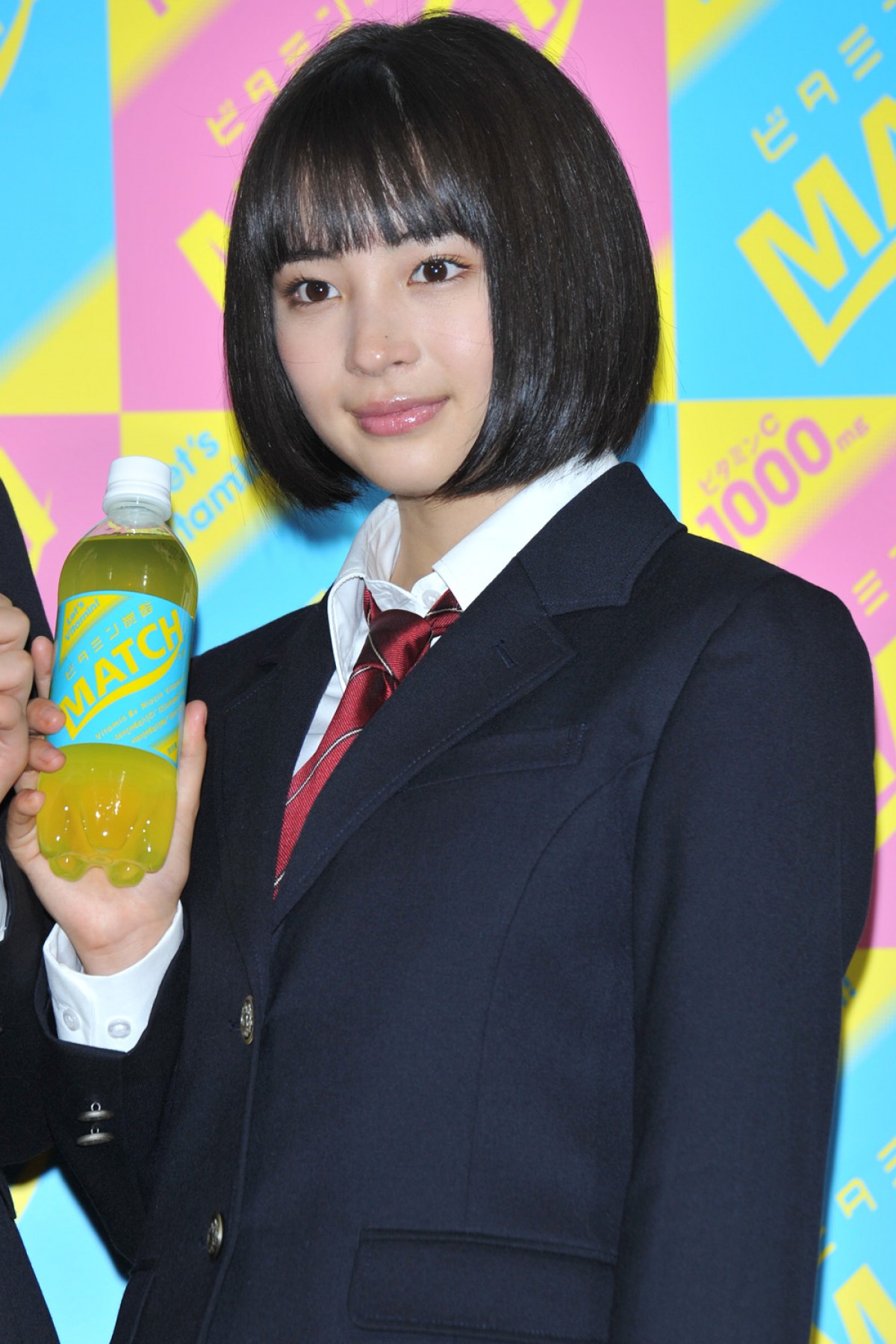 広瀬アリス＆すず姉妹、男子校にサプライズ登場　200人からの告白に「変な汗かいた」