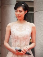 『王妃の館』完成披露イベントに登場した吹石一恵