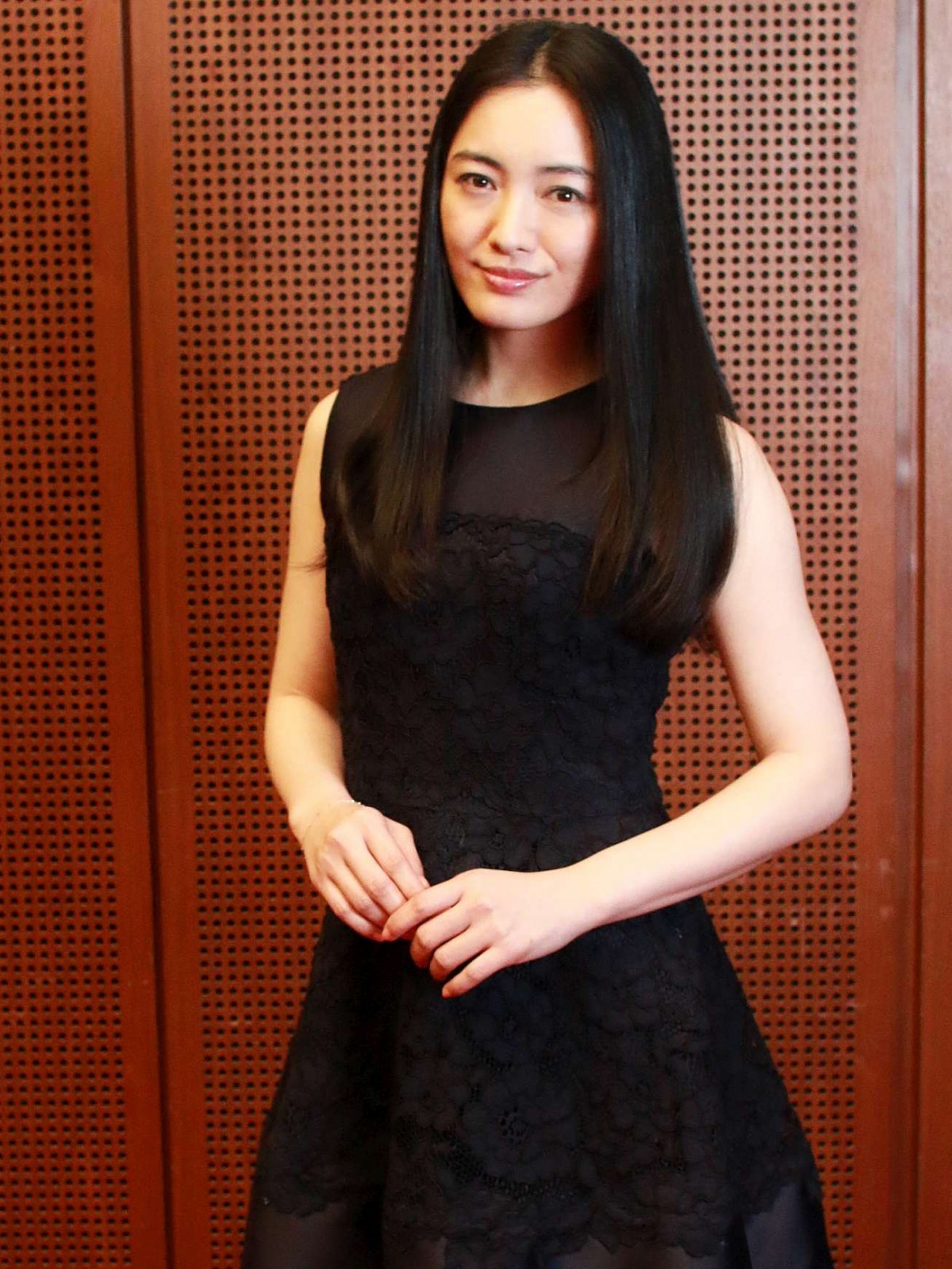 仲間由紀恵、“できれば会いたくない”女性を熱演 「肩ズンも行いました」