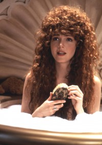 こんな髪でも素直になるかしら…。※イメージ画像