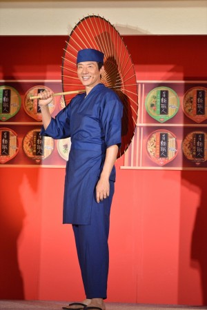 「日清麺職人」新CM発表会に登場した松岡修造