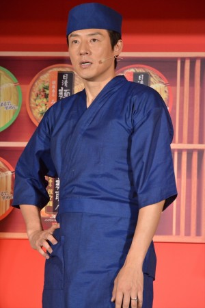 「日清麺職人」新CM発表会に登場した松岡修造