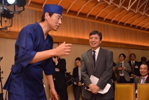 「日清麺職人」新CM発表会に登場した松岡修造