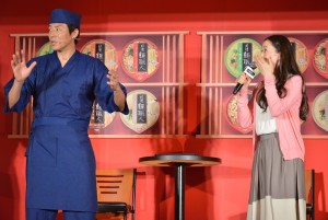 「日清麺職人」新CM発表会に登場した松岡修造、中村優子
