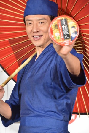 「日清麺職人」新CM発表会に登場した松岡修造