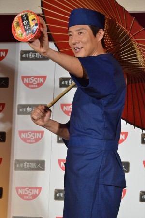 「日清麺職人」新CM発表会に登場した松岡修造