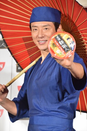 「日清麺職人」新CM発表会に登場した松岡修造