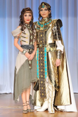 朝夏まなと、実咲凜音、『王家に捧ぐ歌』制作発表会にて