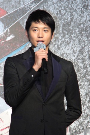 『劇場版 Sエス‐最後の警官‐』製作報告会に出席した向井理