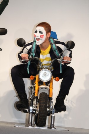 Honda「二輪車新TVCM発表会」出席したゴールデンボンバー