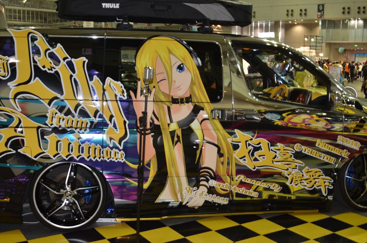 ＜ニコニコ超会議2015＞フォト特集！大相撲、コンパニオン、痛車、妖怪ウォッチ…