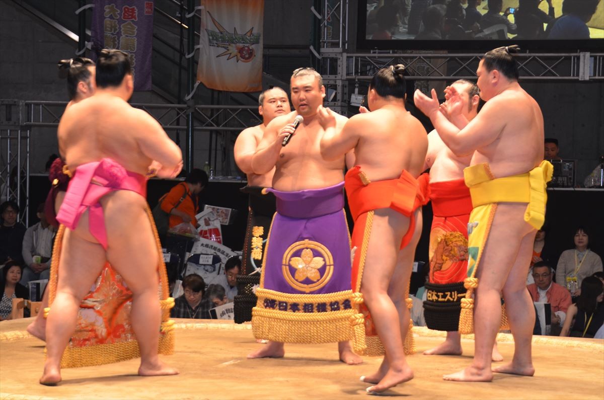 ＜ニコニコ超会議2015＞フォト特集！大相撲、コンパニオン、痛車、妖怪ウォッチ…