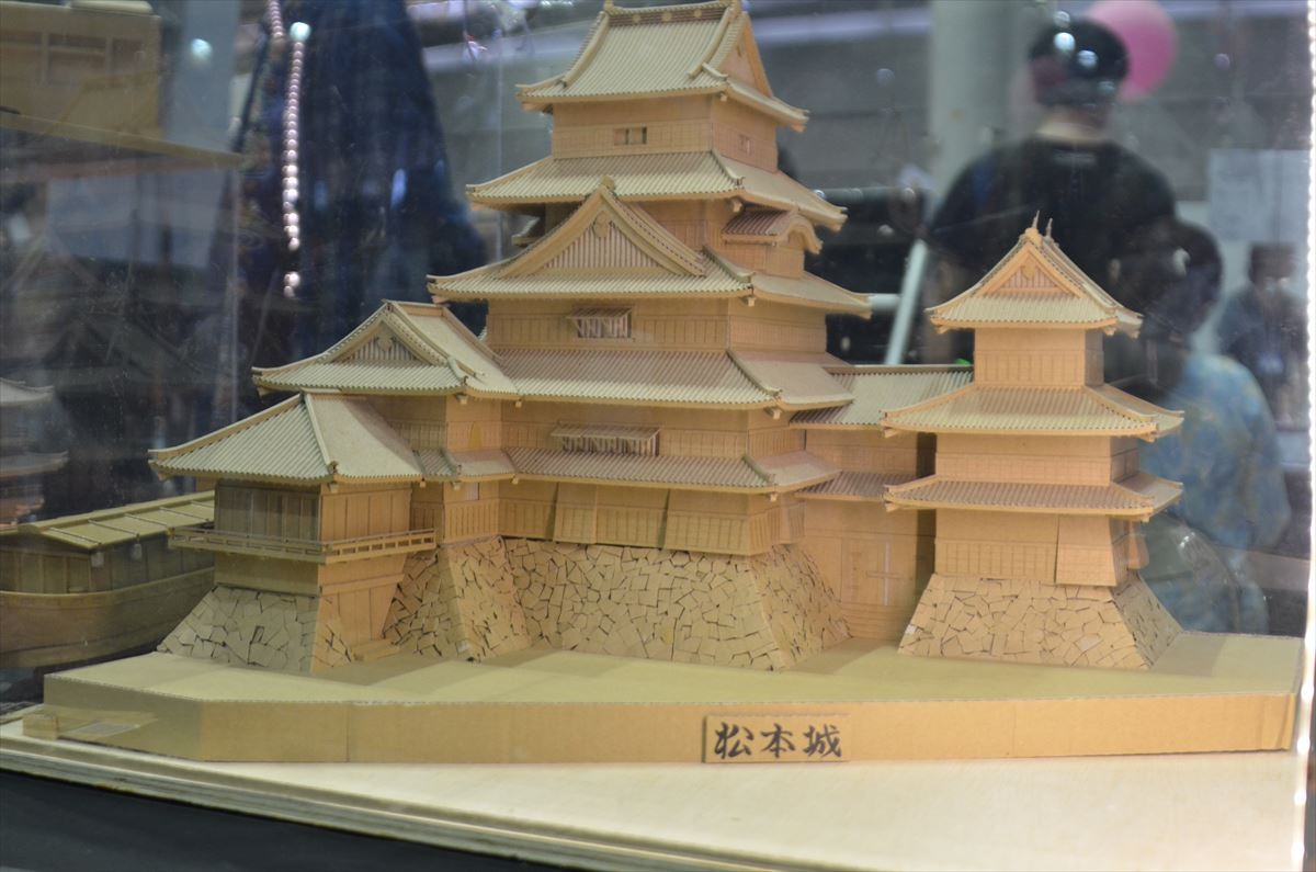 ＜ニコニコ超会議2015＞フォト特集！大相撲、コンパニオン、痛車、妖怪ウォッチ…