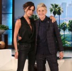 ヴィクトリア・ベッカム、夫デヴィッドの肉体美を再チェック「もっと見なきゃ」