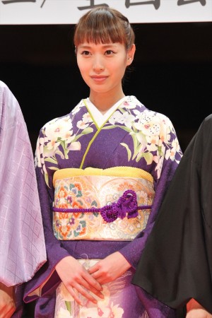 『駆込み女と駆出し男』プレミア試写会に出席した戸田恵梨香