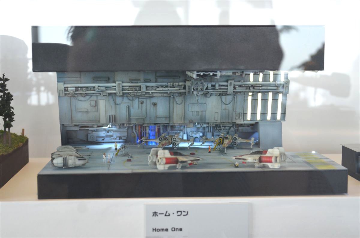 ＜フォト特集＞「スター・ウォーズ展」アート作品から衣装展示、ダース・ベイダーまで