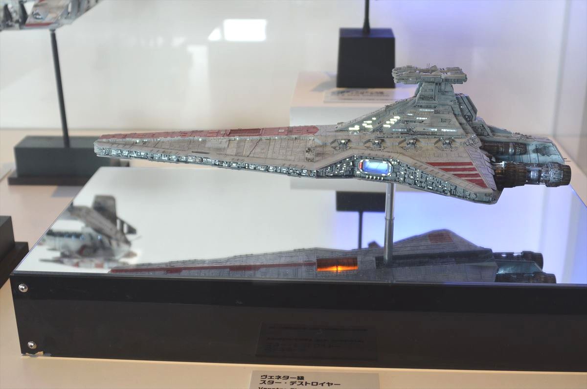 ＜フォト特集＞「スター・ウォーズ展」アート作品から衣装展示、ダース・ベイダーまで