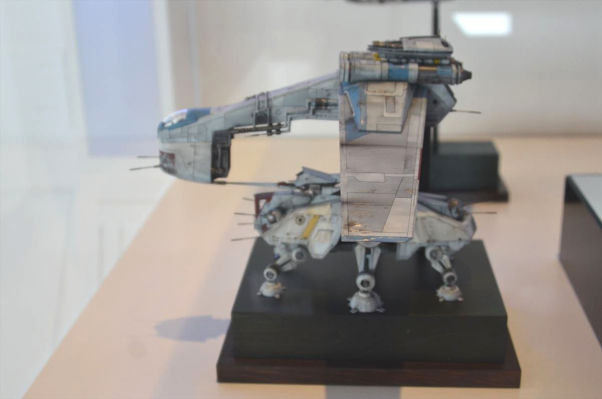 ＜フォト特集＞「スター・ウォーズ展」アート作品から衣装展示、ダース・ベイダーまで