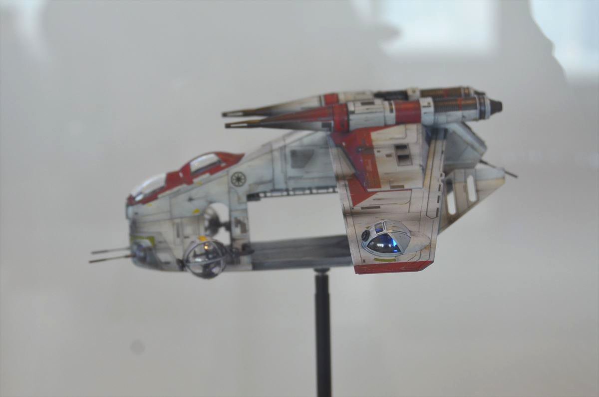 ＜フォト特集＞「スター・ウォーズ展」アート作品から衣装展示、ダース・ベイダーまで