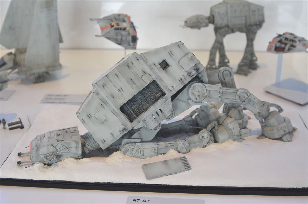 ＜フォト特集＞「スター・ウォーズ展」アート作品から衣装展示、ダース・ベイダーまで