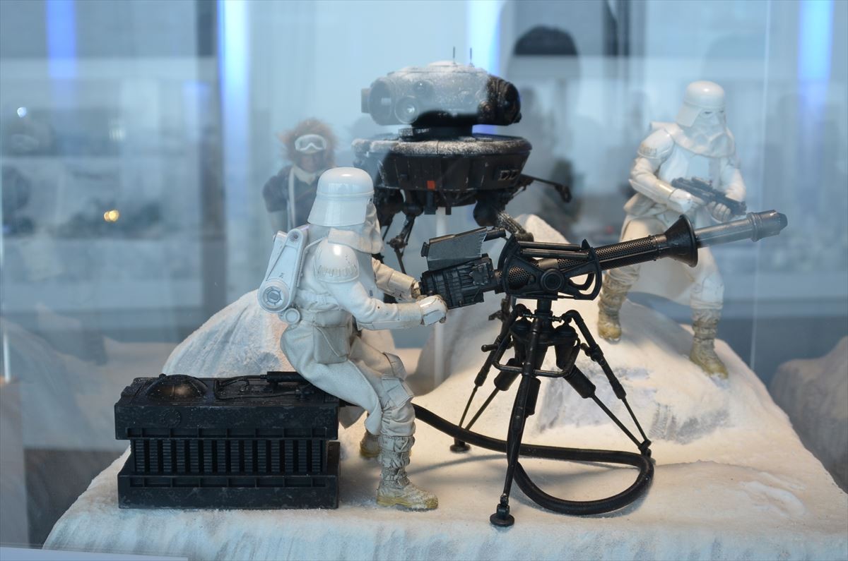 ＜フォト特集＞「スター・ウォーズ展」アート作品から衣装展示、ダース・ベイダーまで