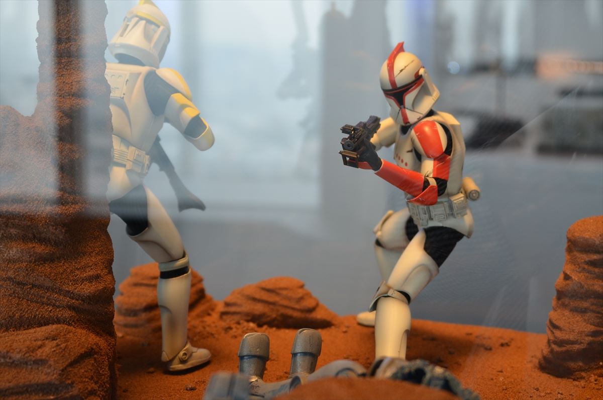 ＜フォト特集＞「スター・ウォーズ展」アート作品から衣装展示、ダース・ベイダーまで