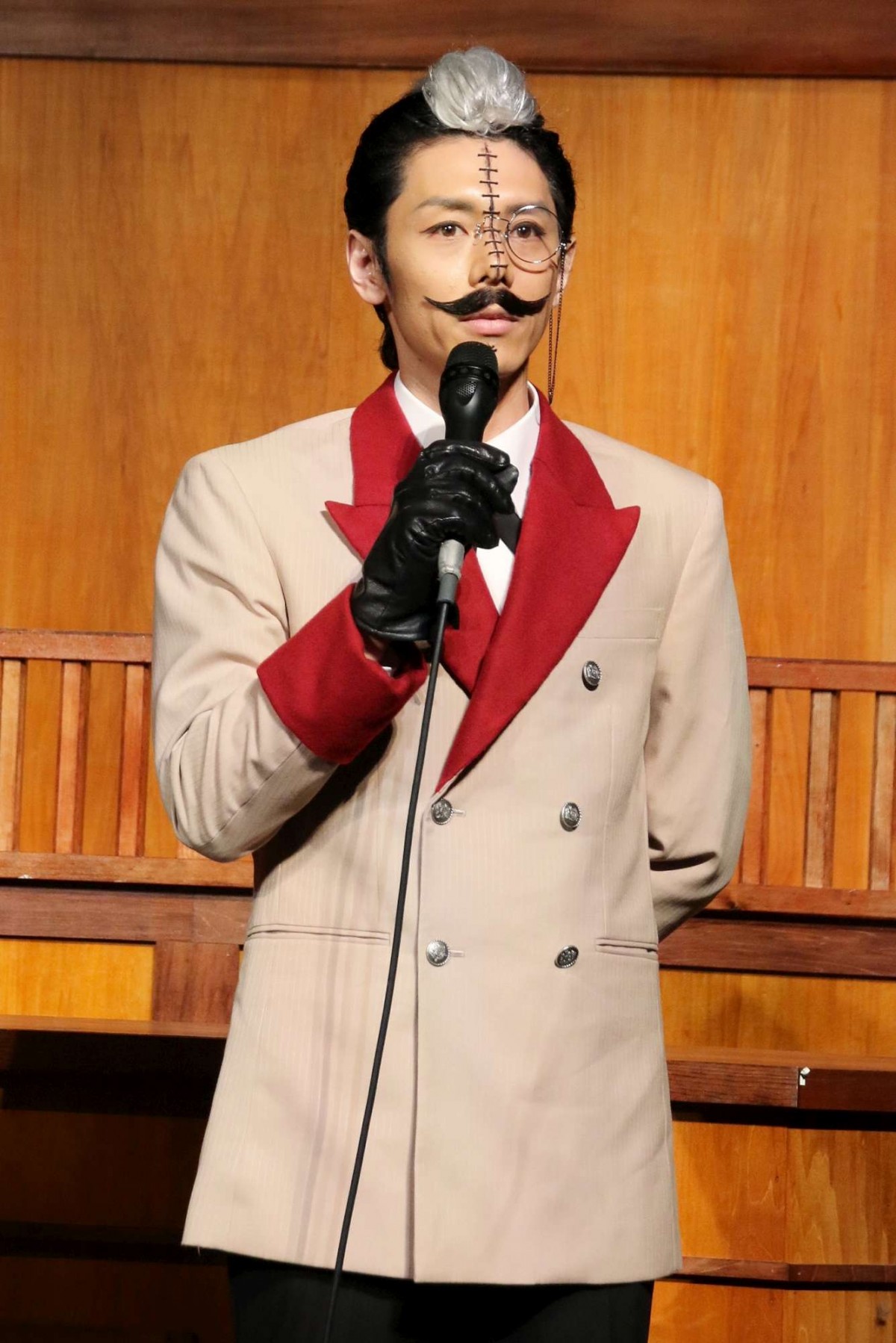 舞台『逆転裁判2』開幕！　“新”成歩堂龍一役・渡辺大輔らによる舞台稽古披露