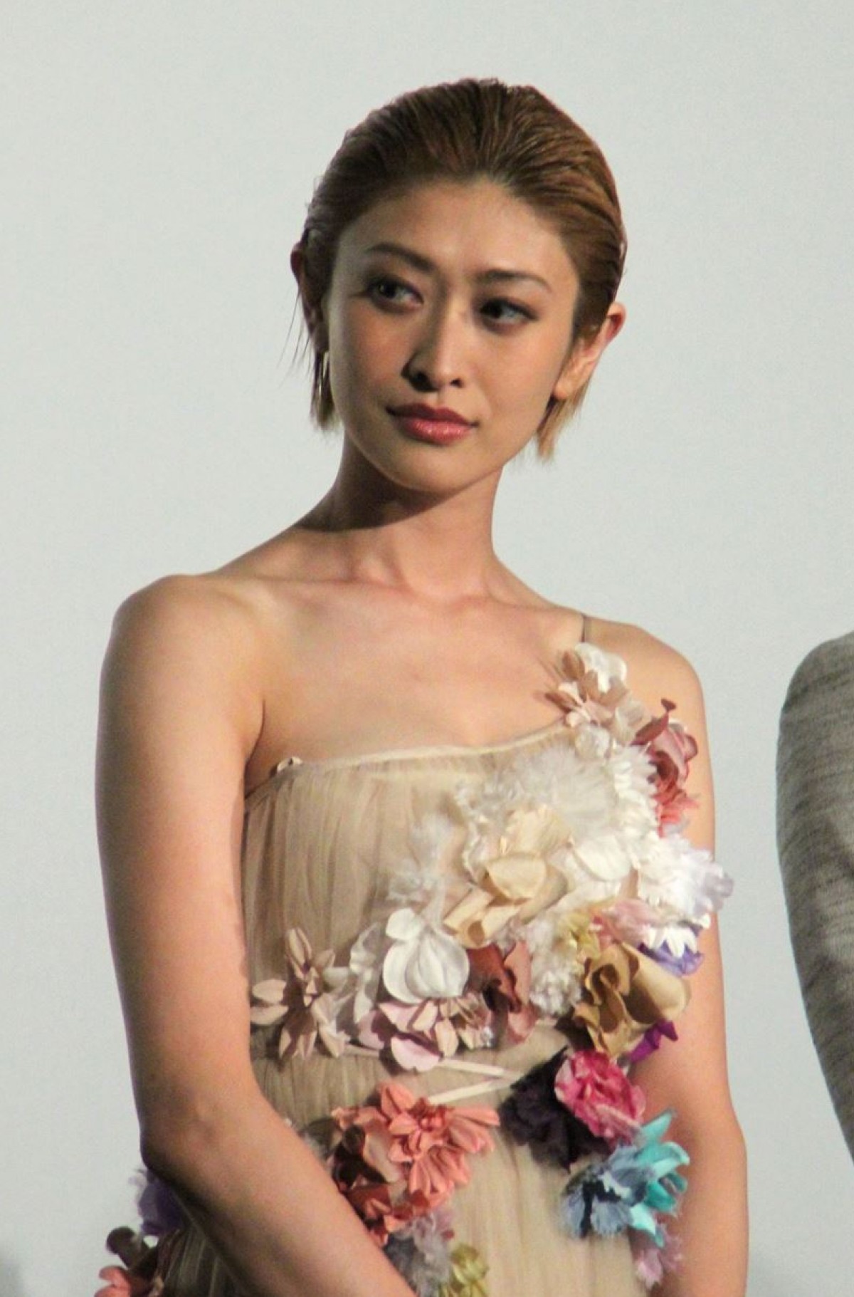 綾野剛、山田孝之と謎の入籍宣言「俺はお前のことを色々知っている」