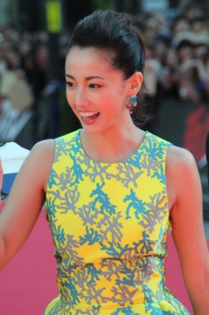 新宿・歌舞伎町で行われた『新宿スワン』レッドカーペットの模様