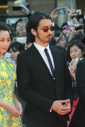 新宿・歌舞伎町で行われた『新宿スワン』レッドカーペットの模様