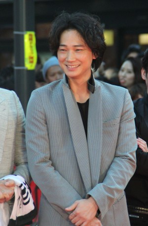 新宿・歌舞伎町で行われた『新宿スワン』レッドカーペットの模様