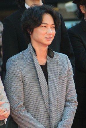 新宿・歌舞伎町で行われた『新宿スワン』レッドカーペットの模様