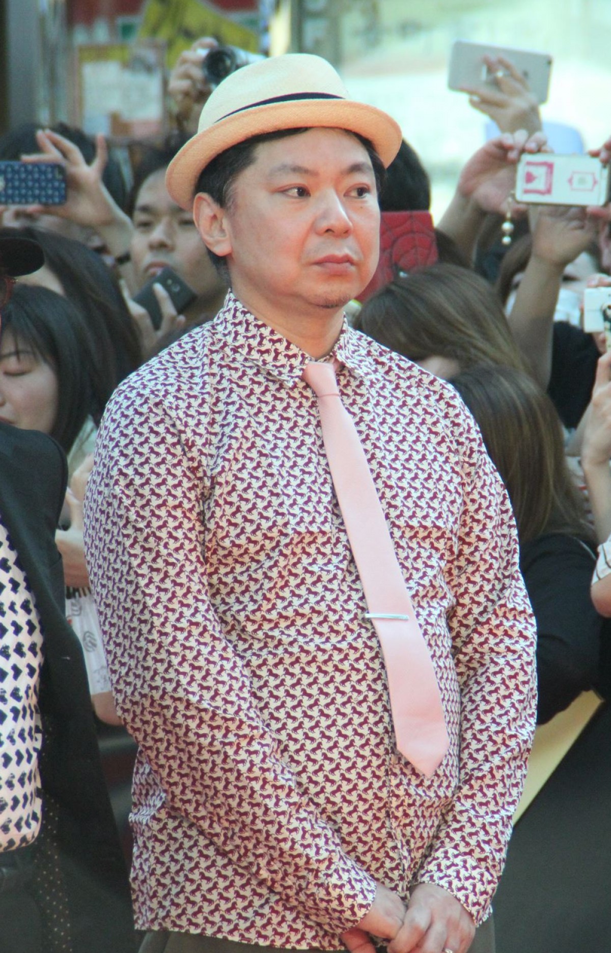 綾野剛、山田孝之と謎の入籍宣言「俺はお前のことを色々知っている」